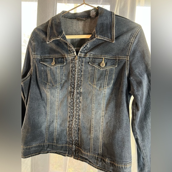 NY Jeans-New York & Co. cute distressed jeans jacket. Size L - Picture 7 of 9